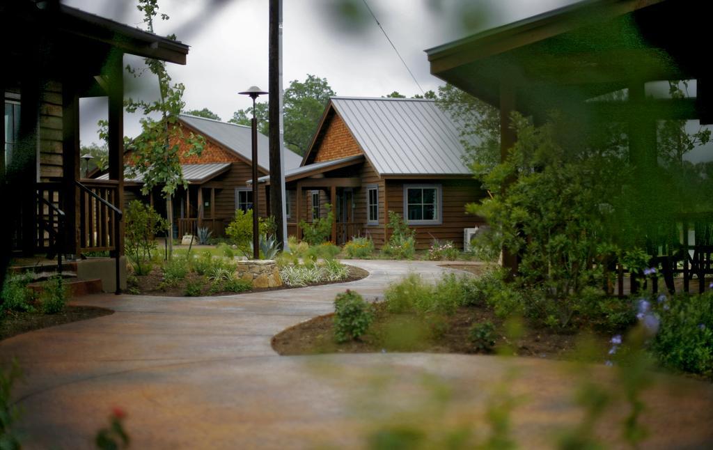 Camp Lucy Otel Dripping Springs Dış mekan fotoğraf