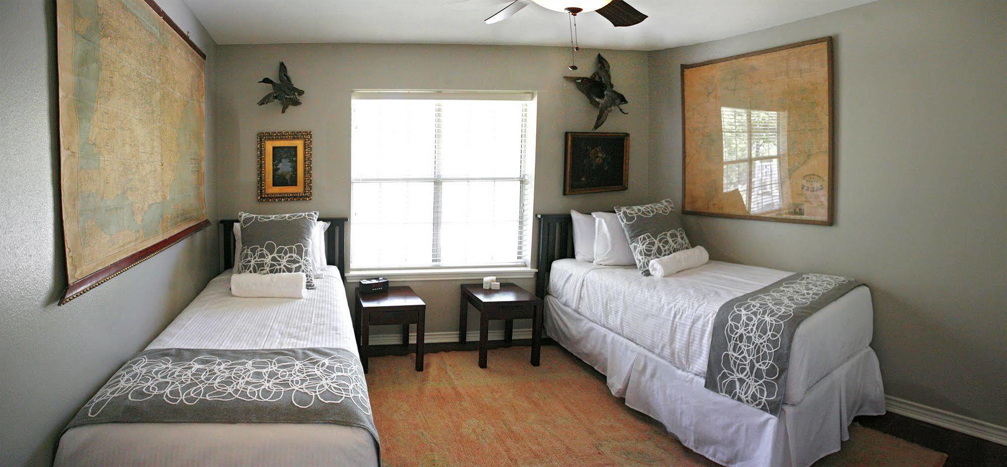 Camp Lucy Otel Dripping Springs Dış mekan fotoğraf